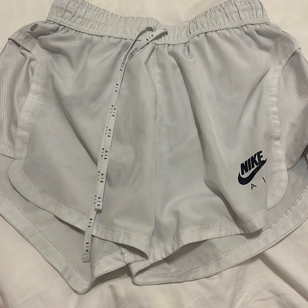 white nike air womans shorts// perfect condition barley worn